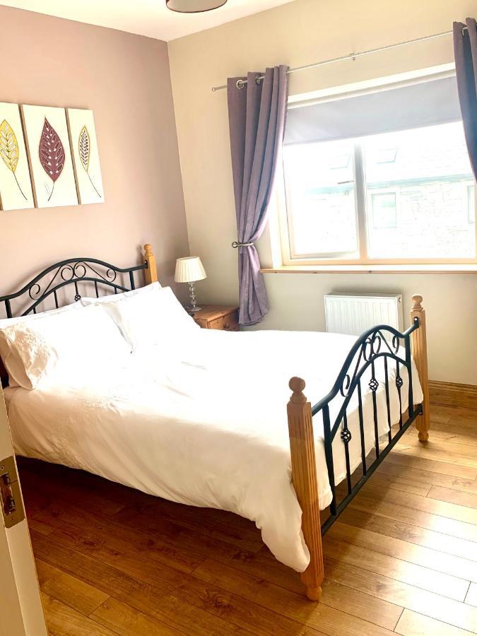 Wild Atlantic Way Cottage Dooagh Exterior photo