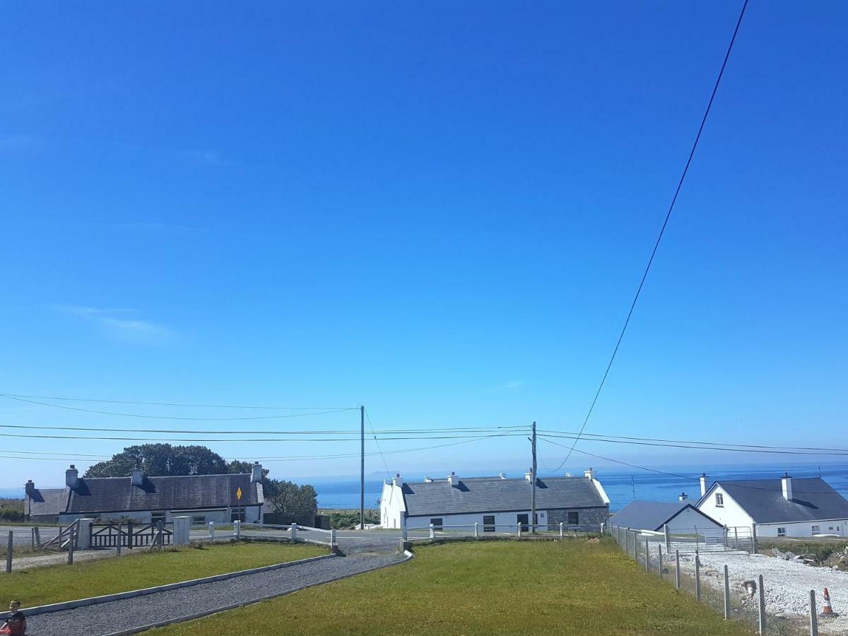 Wild Atlantic Way Cottage Dooagh Exterior photo