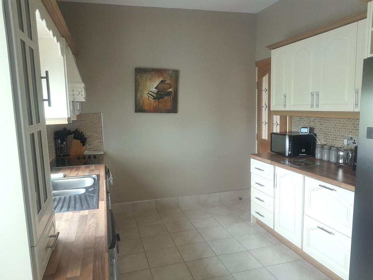 Wild Atlantic Way Cottage Dooagh Exterior photo