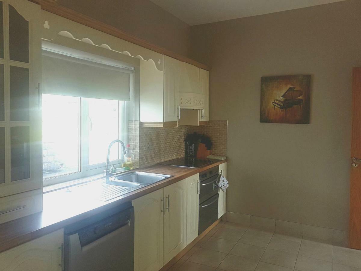 Wild Atlantic Way Cottage Dooagh Exterior photo